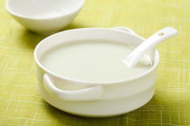 《巫师3》PC版热修复补丁推出 移除主菜单社交媒体按钮